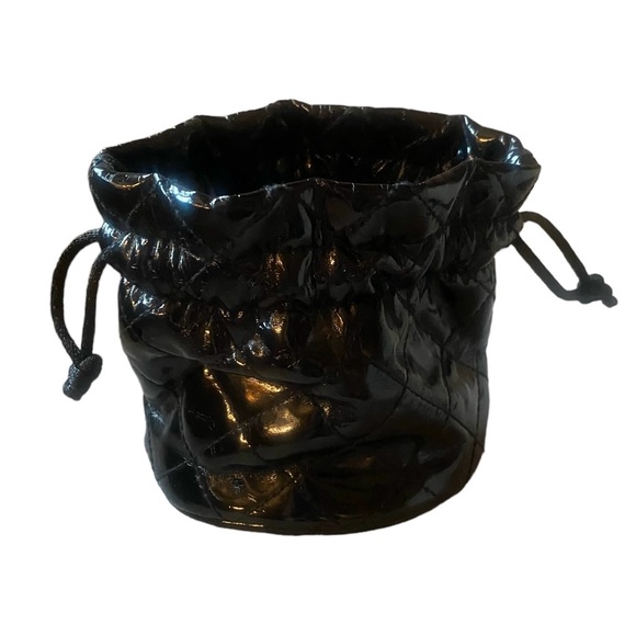 GUESS Mini Black Patent Leather Drawstring Quilted Pouch Silver Heart Logo Charm - Picture 4 of 7